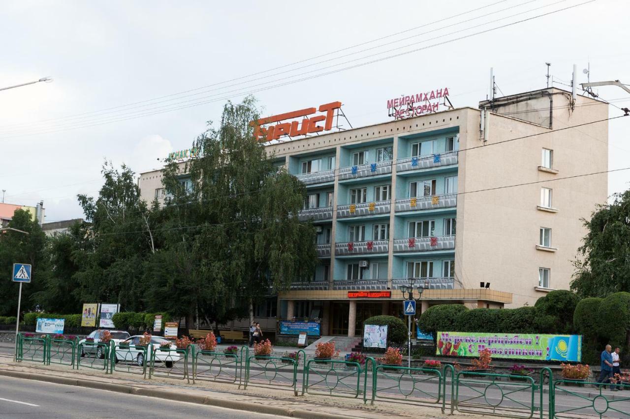 Tourist Hotel Ustʼ-Kamenogorsk Εξωτερικό φωτογραφία