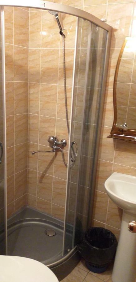 Tourist Hotel Ustʼ-Kamenogorsk Δωμάτιο φωτογραφία